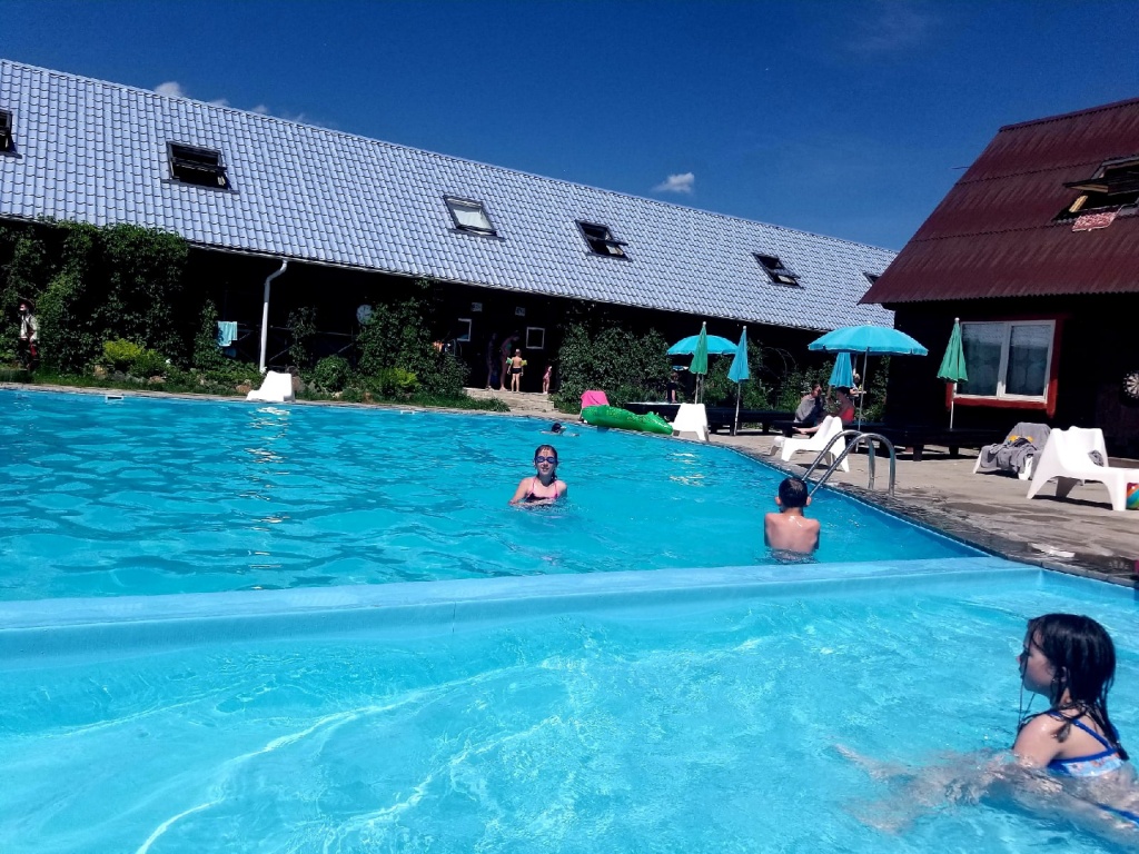 Тёплый бассейн в Мае на турбазе в горном Алтае