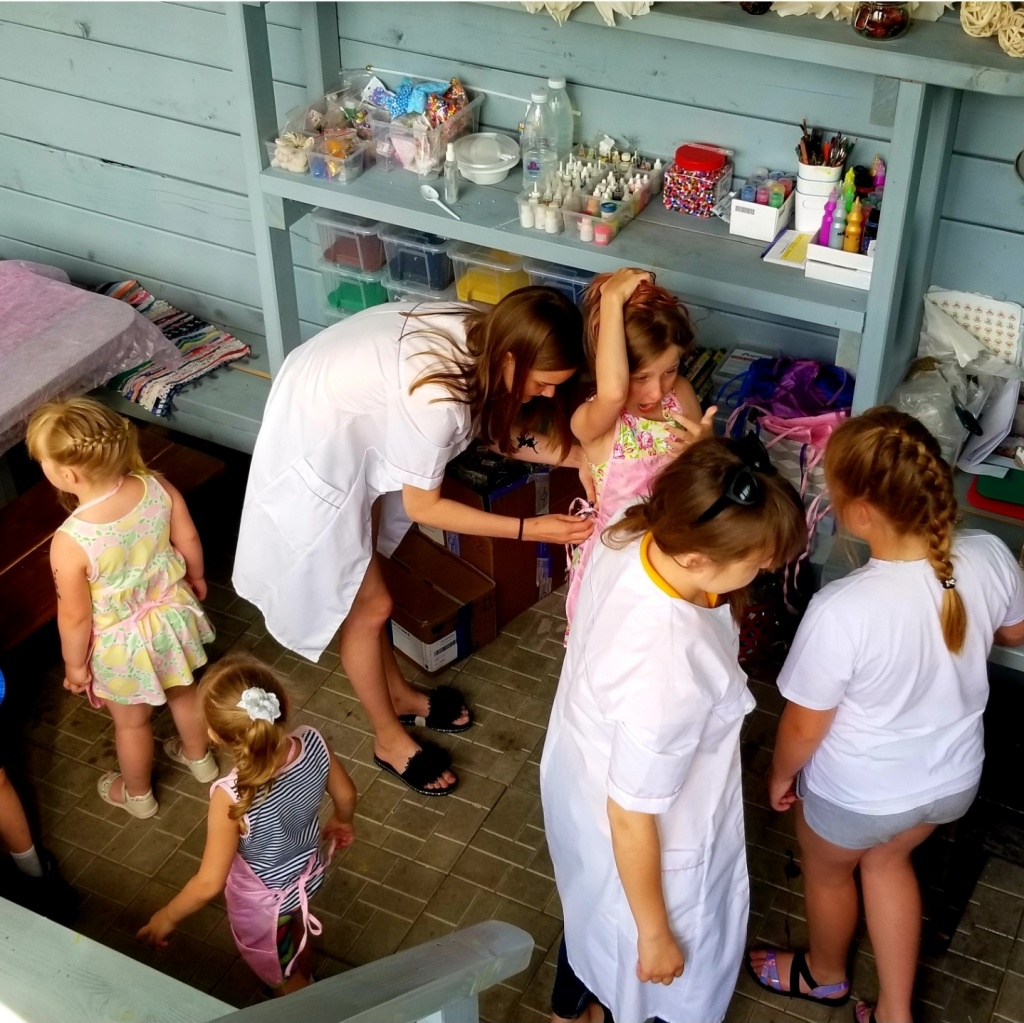 Посещение "Пиратской мастерской" во время отдыха на Алтае с детьми