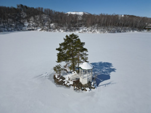 Озеро Ая зимой